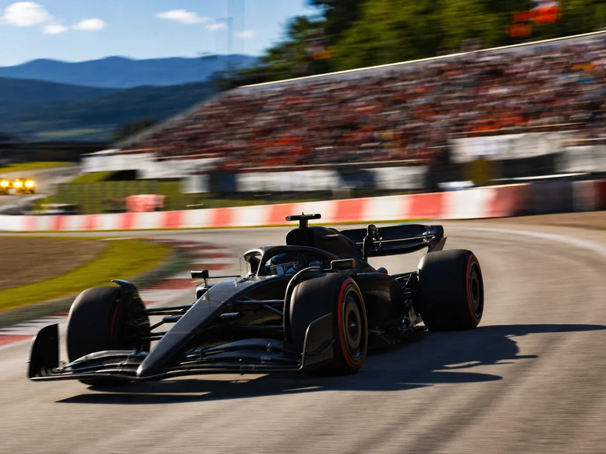 Formelbil under kvalpass inför Miamis GP.